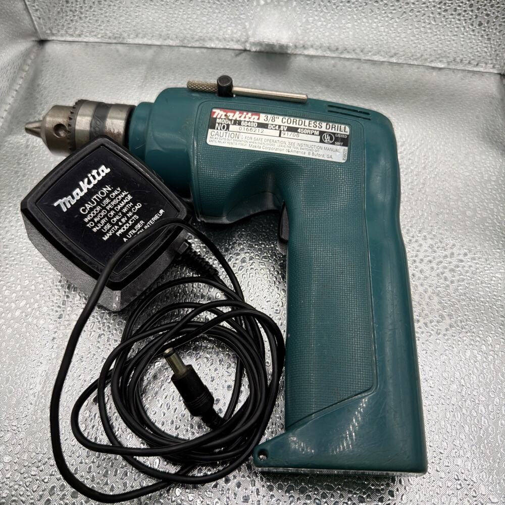 Vintage Makita 3/8” Cordless Drill 6040D (PARTS ONLY)